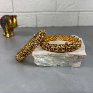 Amisha Screw Bangles
