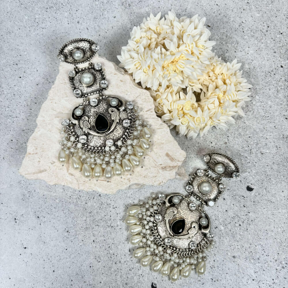 Banu-Earrings-Black.jpg - The Rani Edit