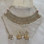 Shruthi necklace set – Gold:White