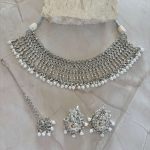 Shruthi necklace set – Silver