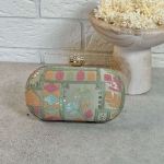 Pastel embroided clutch – green