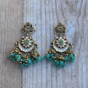 Poonam earrings - opal